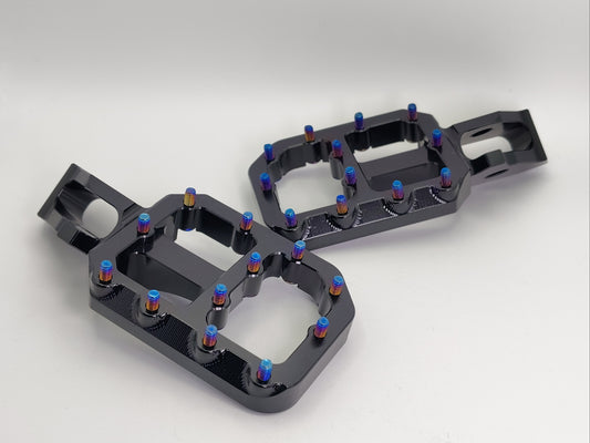 Ultra Bee Wide Pegs - Black