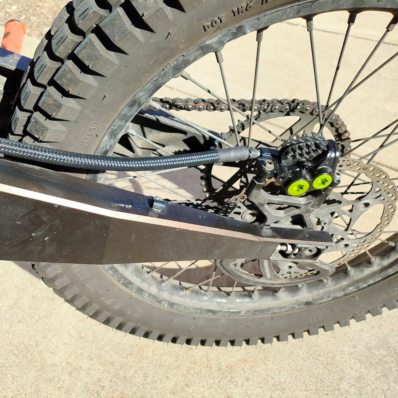 Armored Brake Hose for Mineral Oil E-Moto Brakes