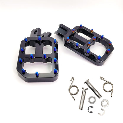 Tuttio/Yozma Pegs + Hardware